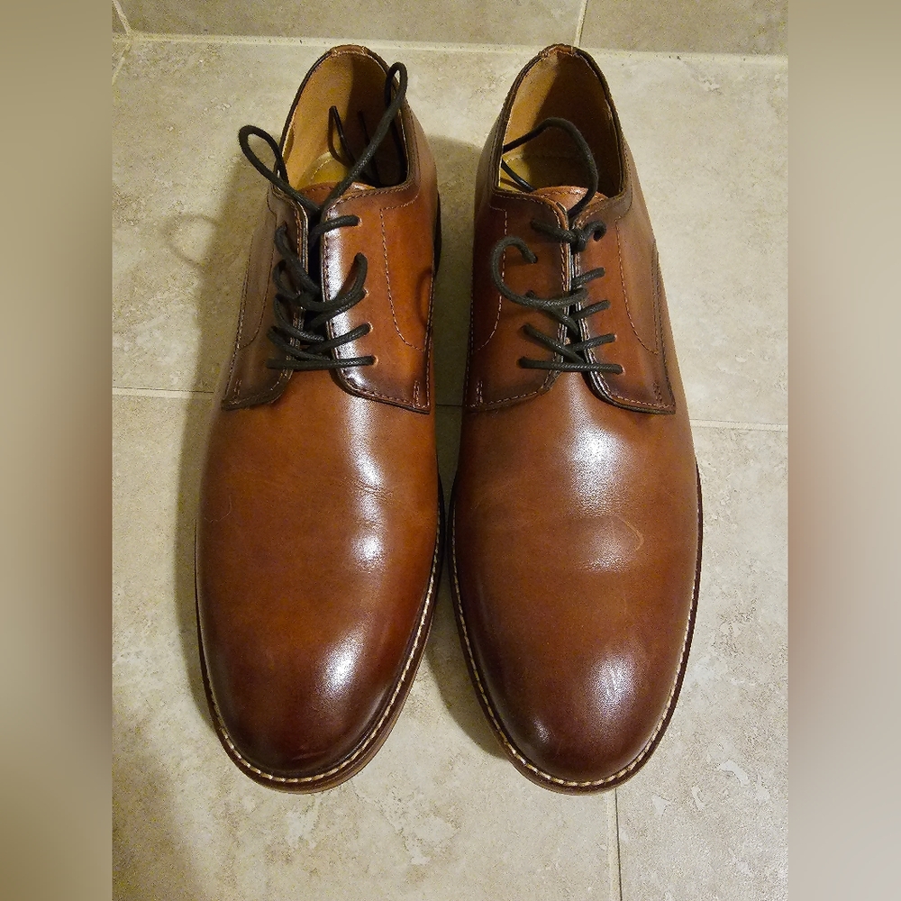 Mens dress shoe
